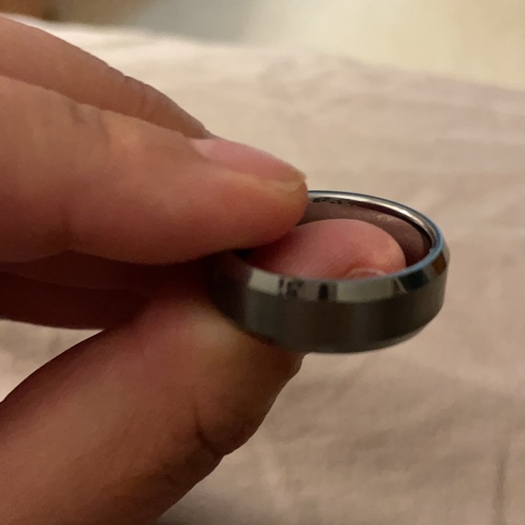 Men’s Tungsten Ring - Picture 4 of 8